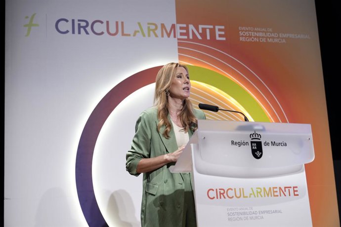 Archivo - La consejera de Empresa, Empleo y Economía Social, Marisa López Aragón, durante su intervención en el foro 'Circularmente'.
