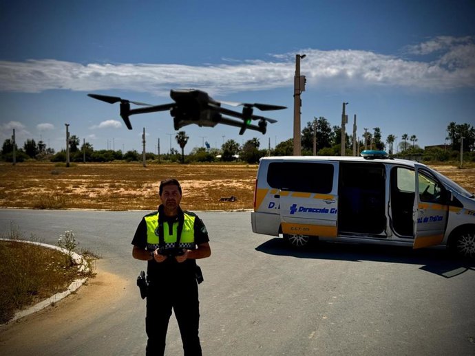 Agentes de la Policía Local se forman en el pilotaje de drones.
