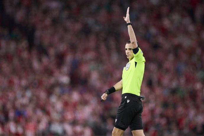 Archivo - Irfan Peljto reacts during the UEFA Europa League match between Athletic Club and Rangers FC at San Mames on April 17, 2025, in Bilbao, Spain.