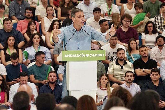 Pedro Sánchez en un mitin en Málaga este domingo 14 de septiembre.
