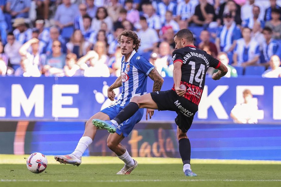 Archivo - Carlos Romero y Dani Rodríguez en el RCD Espanyol-RCD Mallorca de la pasada temporada