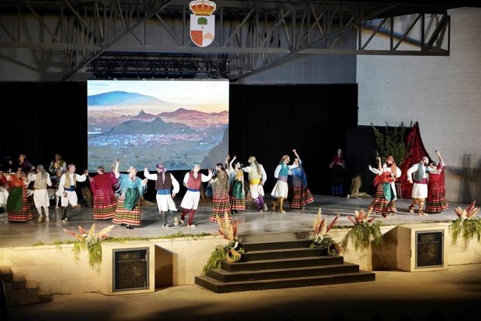 El Auditorio Municipal Ginés Abellán se llenó este sábado de música, baile y tradición durante la celebración de la 33ª edición del Festival Nacional de Folclore