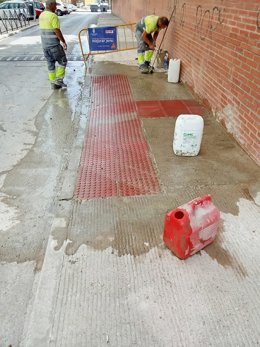 Obras de mejora de accesibilidad en el entorno al colegio Alfonso X El Sabio en Jerez.