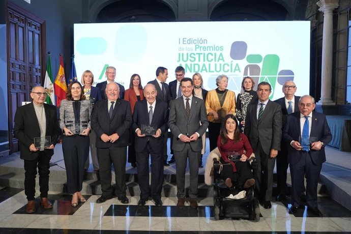 Foto de familia de los I Premios 'Justicia Andalucía'.
