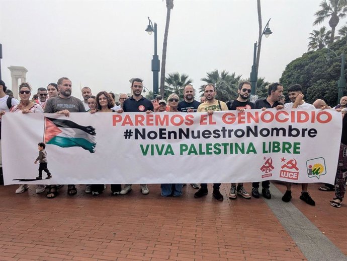 Valero y Morillas participan en la manifestación convocada para exigir la ruptura inmediata de relaciones comerciales y diplomáticas con Israel.