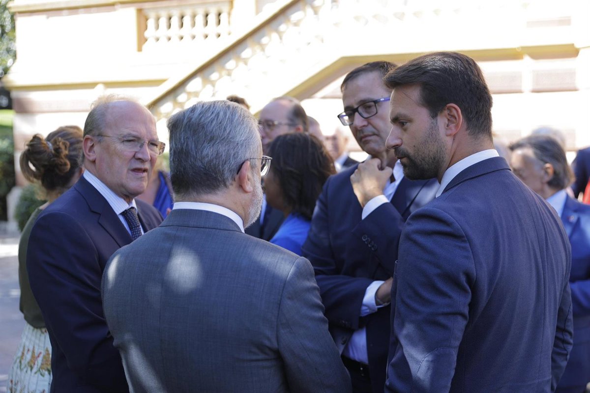 Queipo dice que Asturias necesita  un cambio de régimen  con el que  a todos iría mejor 
