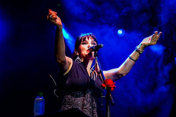 Concierto de Rozalén a los pies del Castillo de Alcalá de Guadaíra, dentro del Festival Patio+Metrópolis.