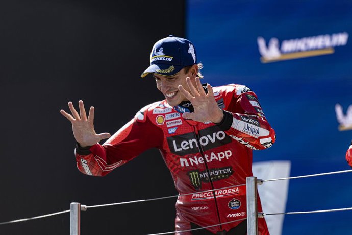 MARQUEZ Marc (spa), Ducati Lenovo Team, Ducati Desmosedici GP25, podium, portrait during the 2025 MotoGP Michelin Grand Prix of Hungary, on the Balaton Park circuit, from August 22 to 24, 2025 in Balatonfokajar, Hungary - Photo Studio Milagro / DPPI