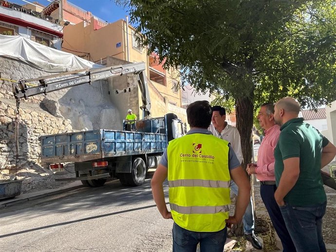 Obras para el arreglo del muro de la circunvalación de Jaén.