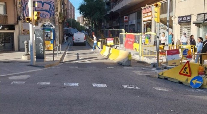 Imagen de las actuaciones en la calle de la Constitució