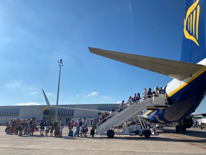 El aeropuerto de Castellón cumple diez años de vuelos regulares con un balance de más de un millón y medio de pasajeros