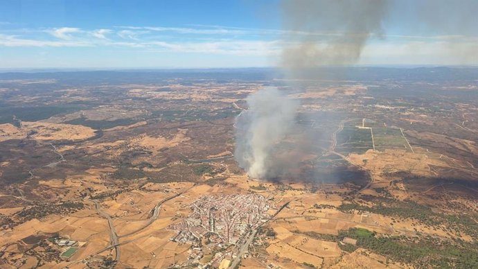 Incêndio declarado em Calañas (Huelva).