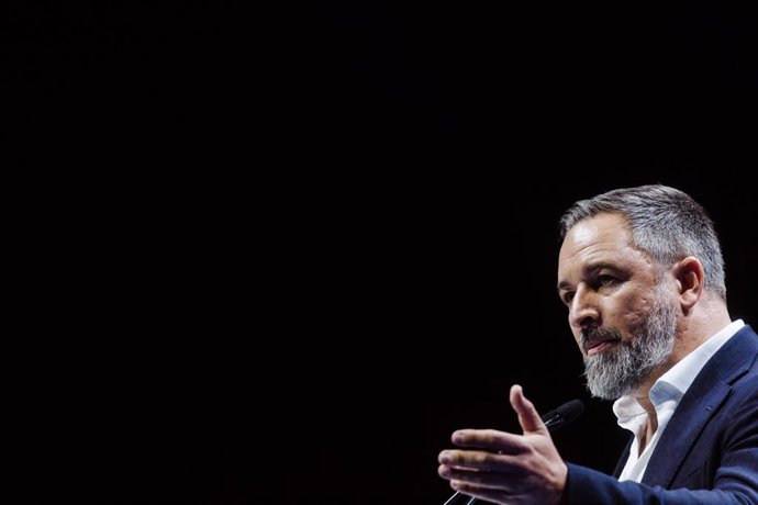 El presidente del VOX, Santiago Abascal, interviene durante el acto político de VOX ‘Europa Viva 2025’, en el Palacio de Vistalegre, a 14 de septiembre de 2025, en Madrid (España).