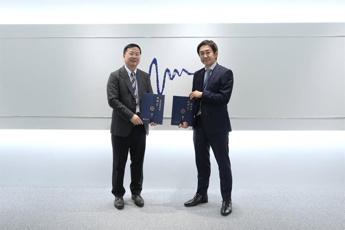 Jay Wang (Left) and Suguru Ominato (Right)