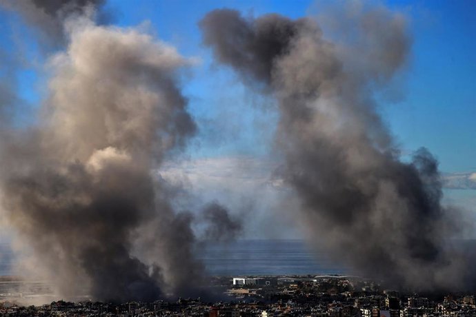 Archivo - Imagen de archivo de un bombardeo israelí en Líbano