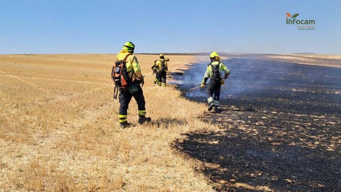 Incendio en Villares del Saz (Cuenca)