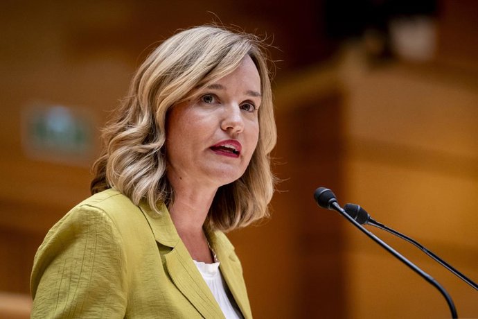 La ministra de Educación, Formación Profesional y Deportes, Pilar Alegría, interviene durante una sesión de control al Gobierno, en el Senado, a 9 de septiembre de 2025, en Madrid (España). El Gobierno se enfrenta a las preguntas de la oposición sobre la 