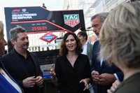 Ayuso tilda de "infame" al delegado por desplegar un dispositivo en La Vuelta igual al de "un domingo cualquiera"