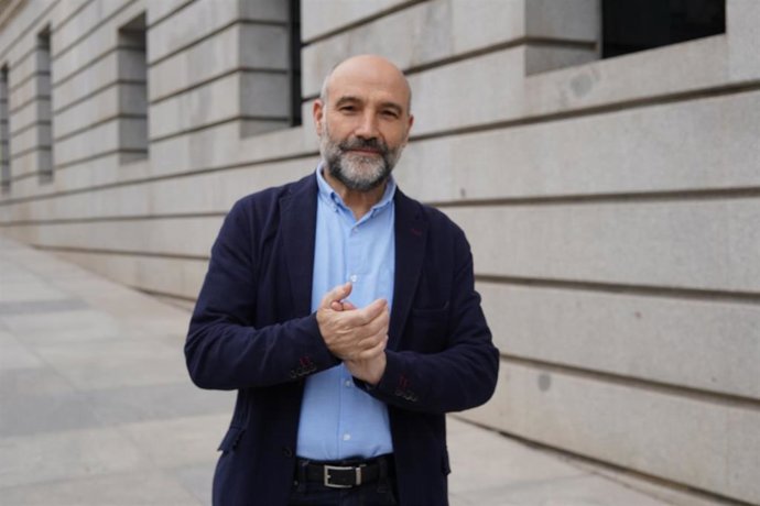 Néstor Rego en las inmediaciones del Congreso.