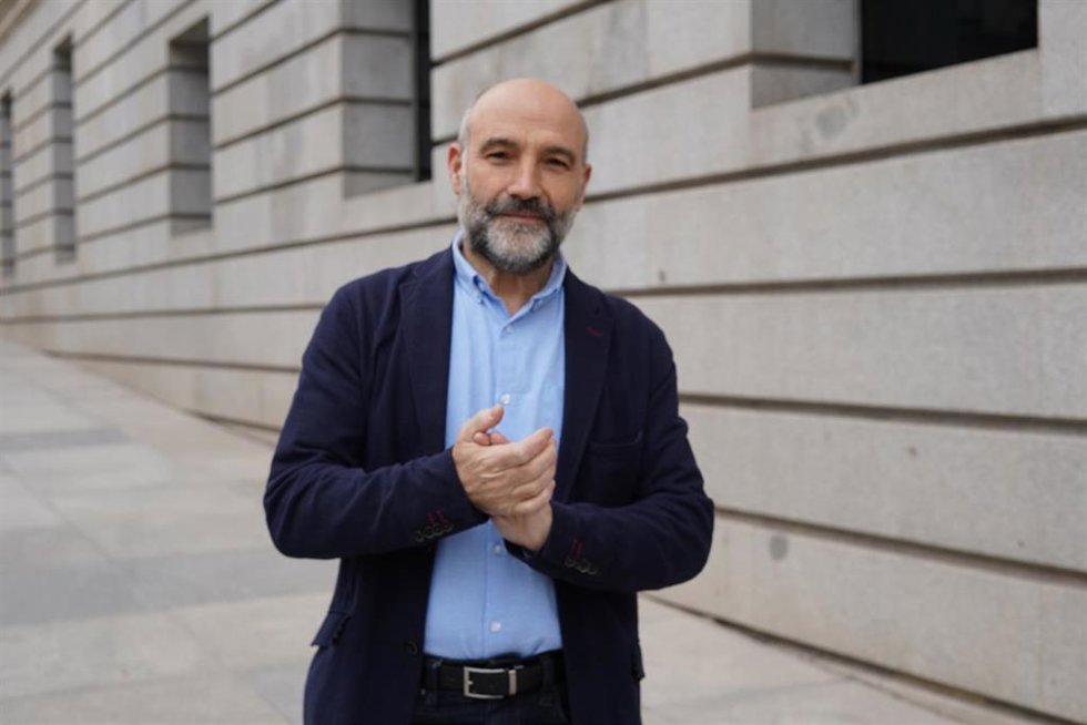 Néstor Rego en las inmediaciones del Congreso.