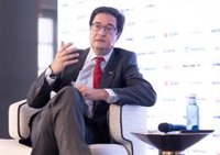 López ve que el "sectarismo" de Ayuso a la quita "sale caro" a Madrid pero dice que "no sería la primera vez" que recula