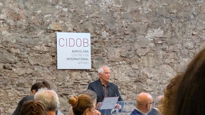 El presidente del Cidob, Josep Borrell, durante el acto