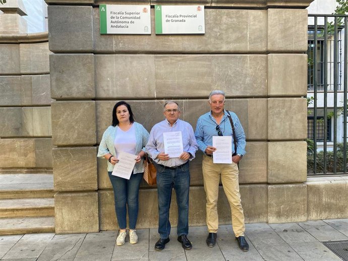 Concejales del PP de La Zubia, frente a la Fiscalía