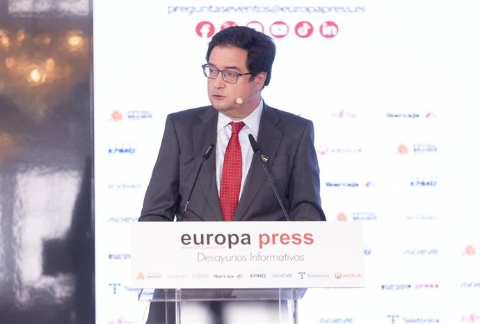 El ministro para la Transformación Digital y de la Función Pública, Óscar López, protagoniza un desayuno informativo de Europa Press, a 15 de septiembre de 2025, en Madrid (España).