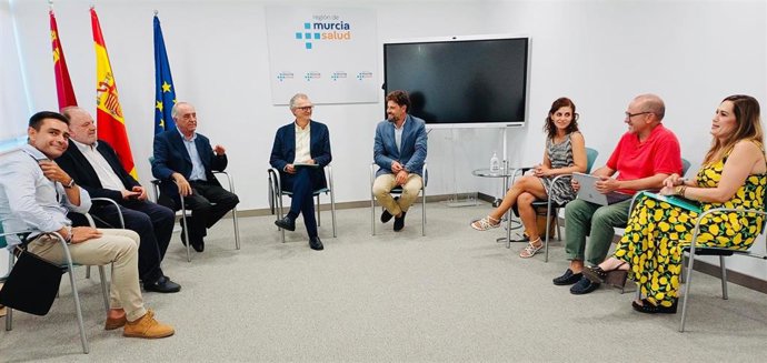 El consejero de Salud, Juan José Pedreño, reunido con el comité organizador del 'IX Congreso Nacional de Inspección y Evaluación de Servicios Sanitarios'