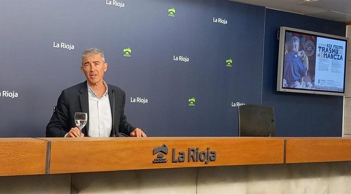 El director general de Medio Natural y Paisaje, Ignacio Sáenz de Urturi, en rueda de prensa
