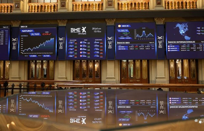 Archivo - Estado de la bolsa de Madrid, a 28 de julio de 2025, en Madrid (España). 