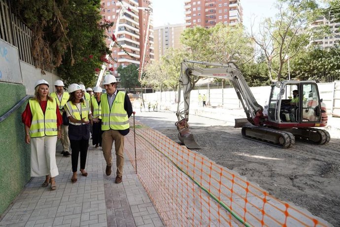 La Junta finaliza la ejecución de las pantallas del túnel del metro de Guadalmedina a Hilera. En la imagen, la consejera de Fomento, Articulación del Territorio y Vivienda, Rocío Díaz, durante su úlima visita a los trabajos.
