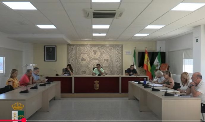 Imagen del pleno extraordinario celebrado este lunes 15 de septiembre en Santiponce.
