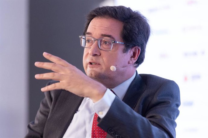 El ministro para la Transformación Digital y de la Función Pública, Óscar López, protagoniza un desayuno informativo de Europa Press, a 15 de septiembre de 2025, en Madrid (España).