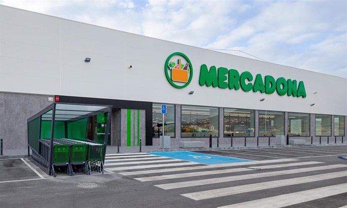 Fachada del nuevo supermercado de Mercadona en el PC Los Olivos