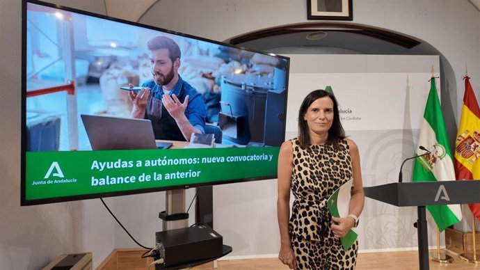 La delegada de Empleo, Empresa y Trabajo Autónomo de la Junta en Córdoba, María Dolores Gálvez.