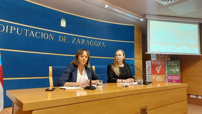 La diputada delegada de Cultura de la DPZ, Charo Lázaro, y la directora de Territorio Mudéjar, Víctoria Trasobares.