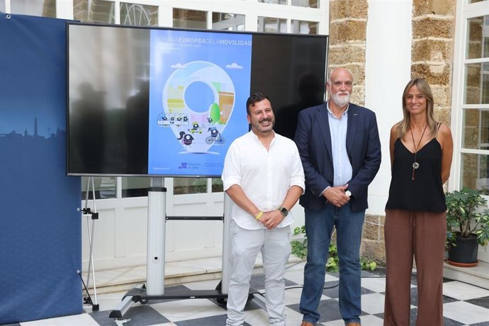 El vicepresidente segundo y responsable del Área de Transición Ecológica y Desarrollo a la Ciudadanía de la Diputación de Cádiz, Javier Vidal, presenta actividades para la Semana Europea de la Movilidad