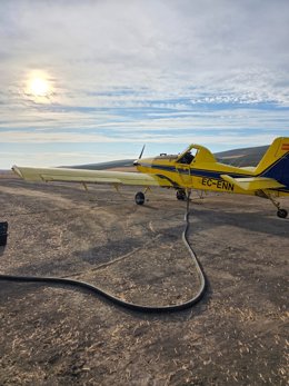 Avion utilizado por la DOP Baena en la nueva campaña de vigilancia y control frente a la mosca del olivo