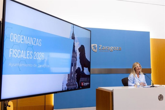 La consejera municipal de Hacienda y Fondos Europeos, Blanca Solans, presenta las ordenanzas fiscales para 2026