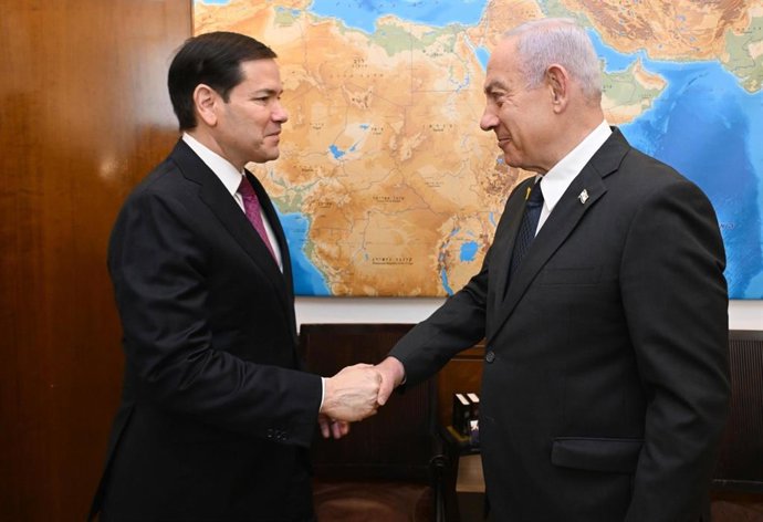 O primeiro-ministro israelense, Benjamin Netanyahu, recebe o secretário de Estado dos EUA, Marco Rubio, em Jerusalém.