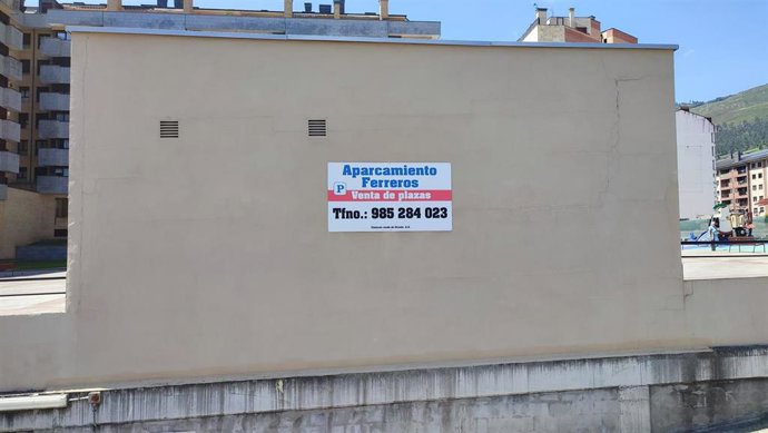 Archivo - Aparcamiento municipal de Cinturón Verde Oviedo en el barrio de Ciudad Naranco.