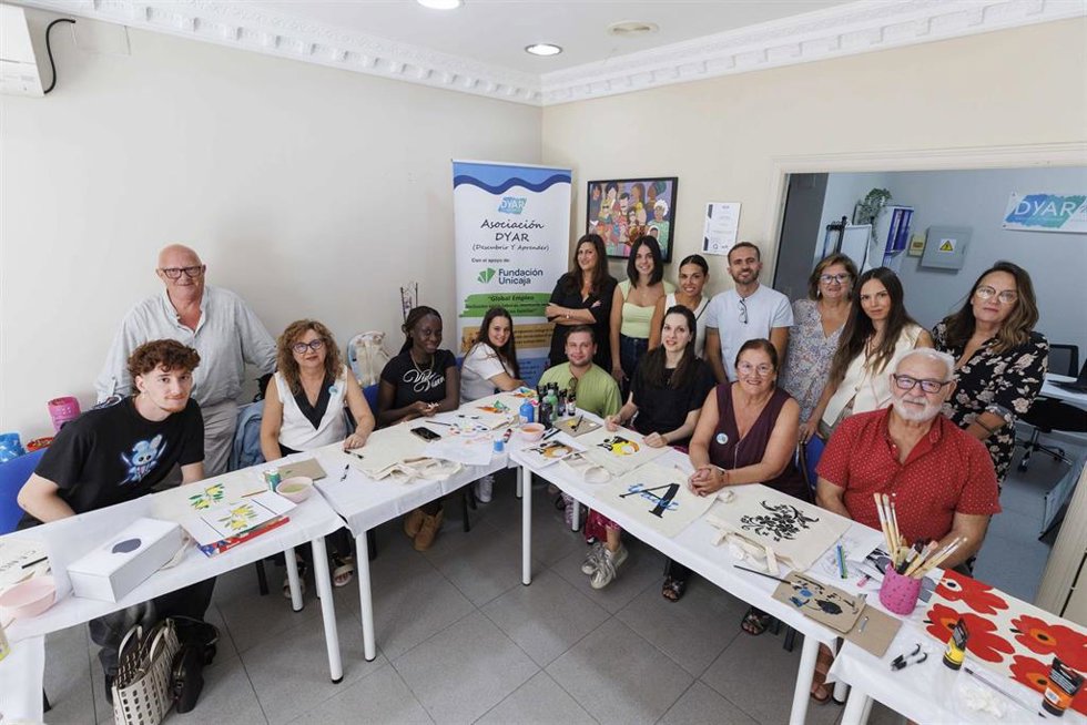 Visita de la Fundación Unicaja a las instalaciones de la Asociación DYAR