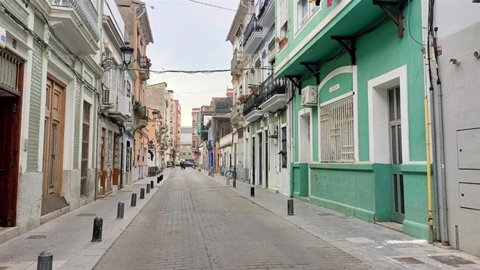 Archivo - Imagen de archivo de una calle del barrio de El Cabanyal, en la ciudad de València.