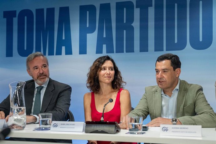 El presidente del PP Aragón, Jorge Azcón, a la izquierda, junto a Isabel Díaz Ayuso y Juan Manuel Moreno Bonilla.