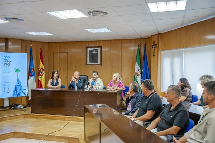 Presentación del I Congreso Gastronómico MareTerra en el Ayuntamiento de Roquetas de Mar (Almería).
