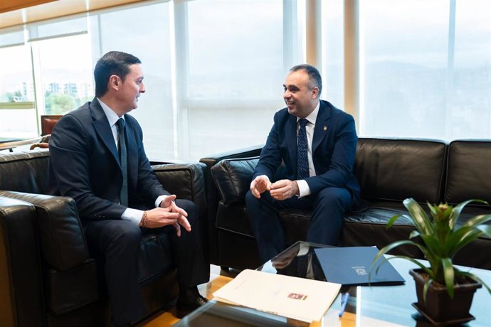 Archivo - Javier Aureliano García y Francisco Rodríguez, presidentes de las diputaciones de Almería y Granada, respectivamente.