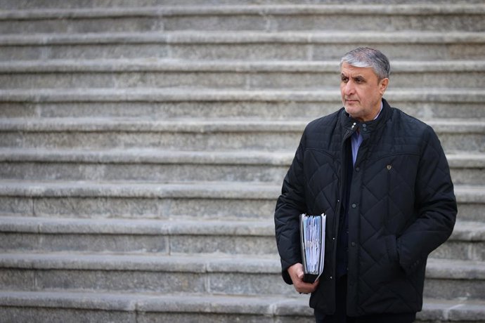 Archivo - Arquivo - 5 de março de 2025, Teerã, Irã: O chefe da Organização Atômica do Irã (AEOI), MOHAMMAD ESLAMI, chega a uma reunião do governo em Teerã.