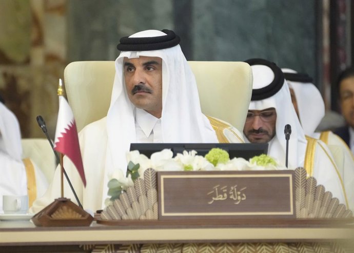 Archivo - Arquivo - 17 de maio de 2025, Iraque, Bagdá: O emir do Qatar, xeque Tamim bin Hamad Al Thani, participa da 34ª cúpula da Liga Árabe, em Bagdá. Foto: Hadi Mizban/AP Pool/dpa