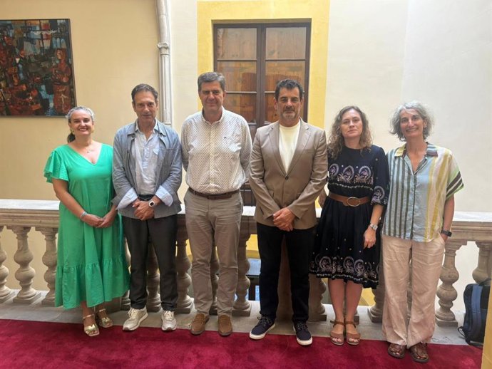 Las productoras trasladan al Govern las prioridades del sector audiovisual.